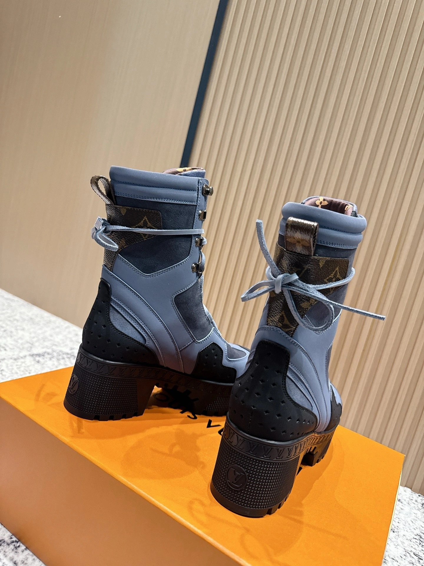 COCO-- 8V 1AISCZ cowhide Heel height ：7cm Waterproof：3.5cm item:E-X362J2913